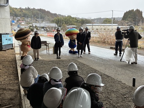 前田橋（まえだはし）を考案した3名の生徒