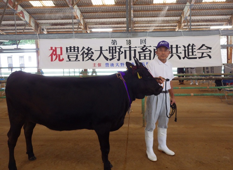 グランドチャンピオンの佐藤良和さん グランドチャンピオンの佐藤良和さん