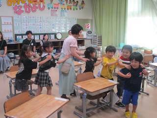 長い列車になった様子